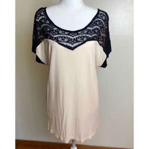 NWT Kische Short Sleeve Cream and Black Lace Trim Top